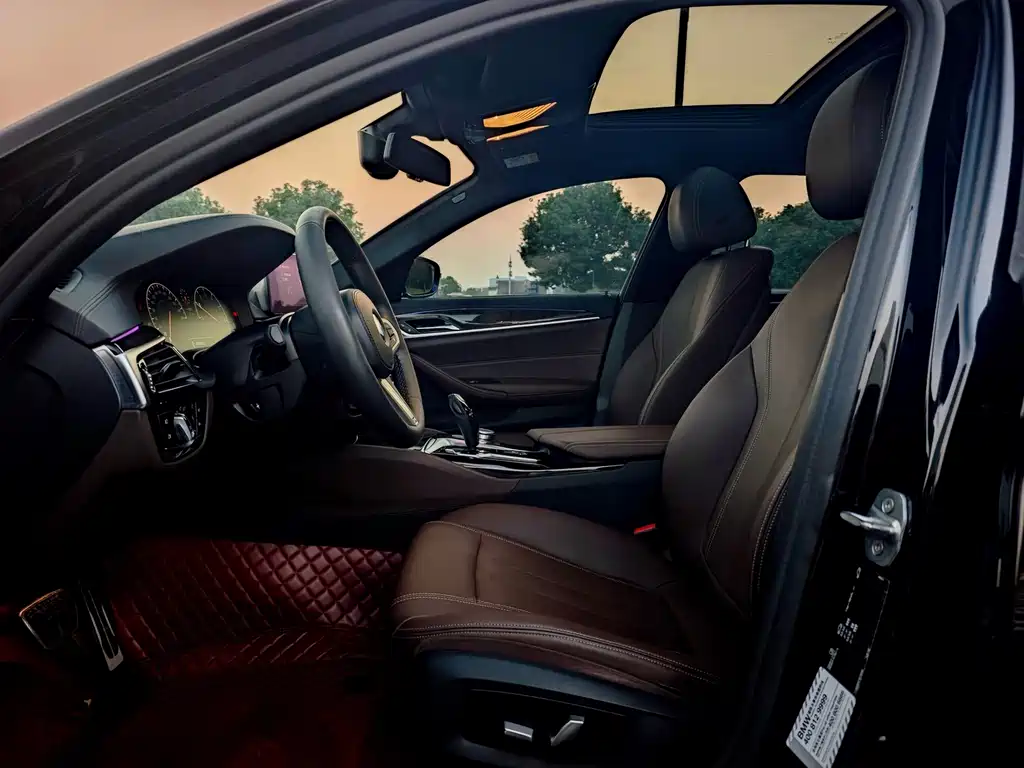 BMW 5 Series — миниатюра 9
