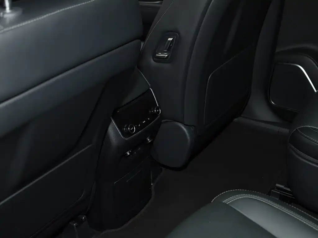 Li Auto Li ONE — миниатюра 18