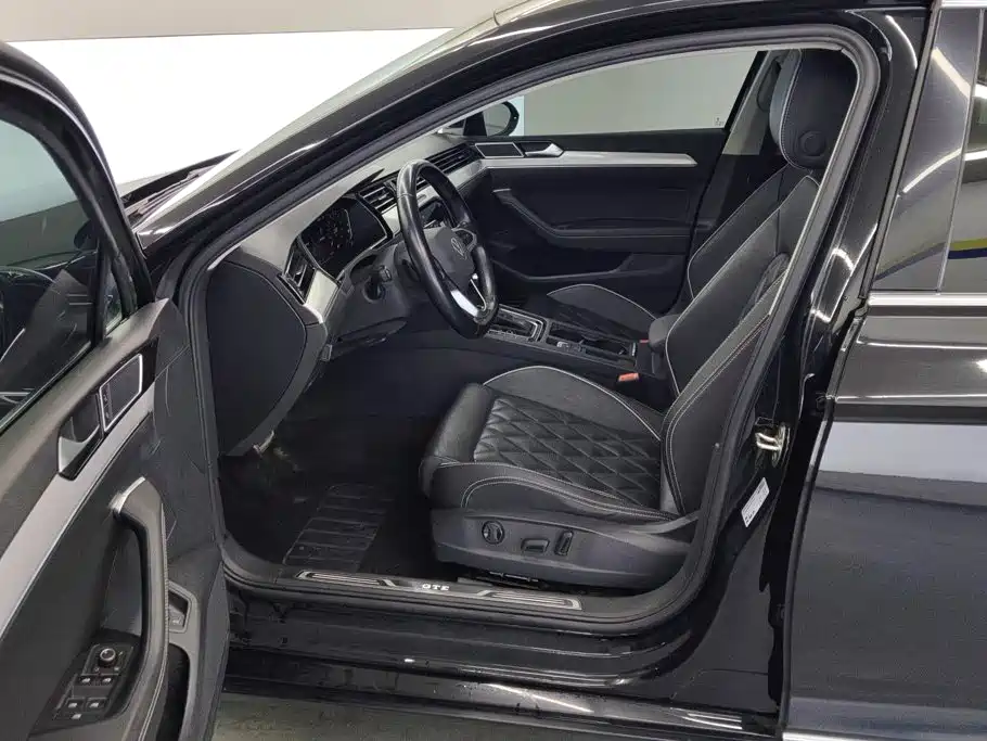Volkswagen Magotan PHEV — миниатюра 9