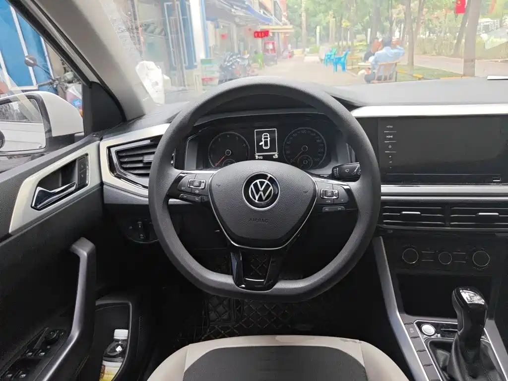 Volkswagen Polo — миниатюра 6
