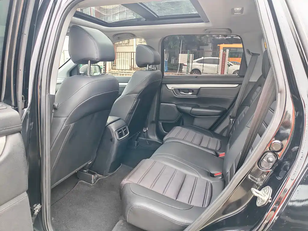 Honda CR-V - фото 8