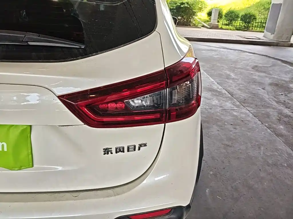Nissan Qashqai — миниатюра 8