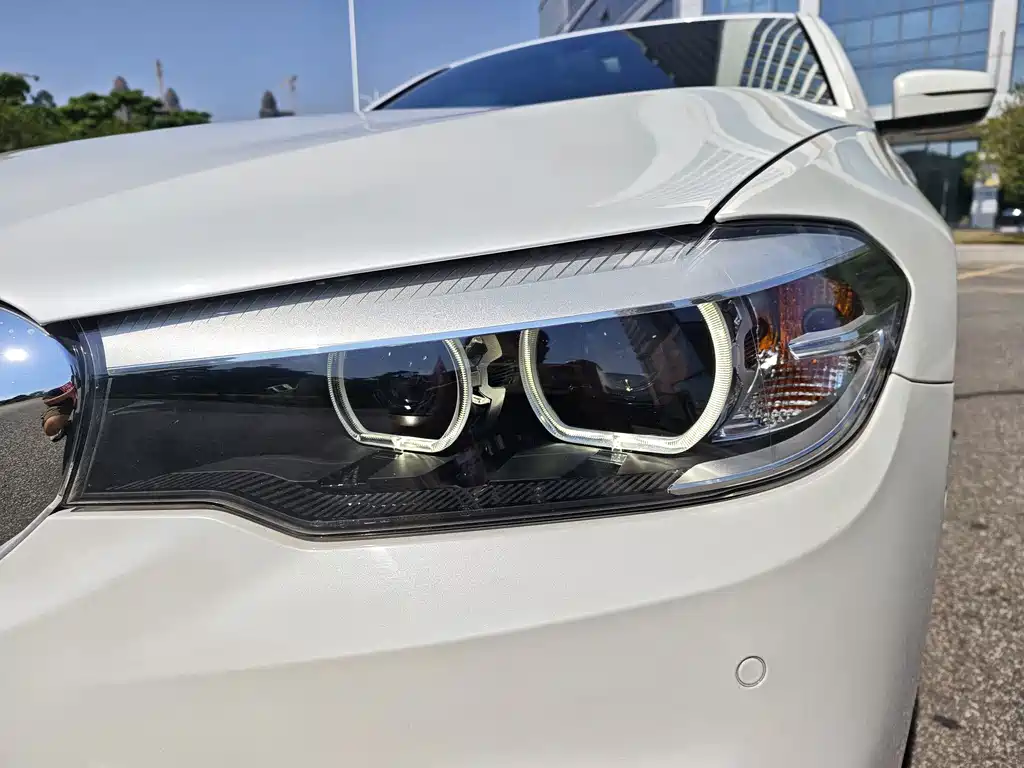 BMW 5 Series — миниатюра 14