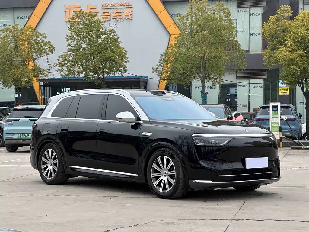 AITO ASK THE WORLD M8