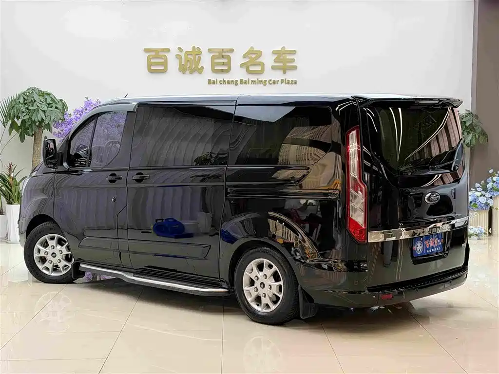 Ford Tourneo — миниатюра 7
