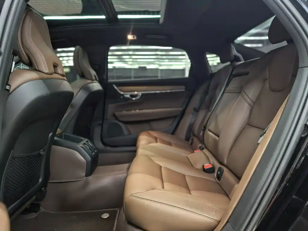 Volvo S90 — миниатюра 14