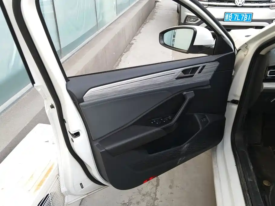 Volkswagen Sagitar — миниатюра 7