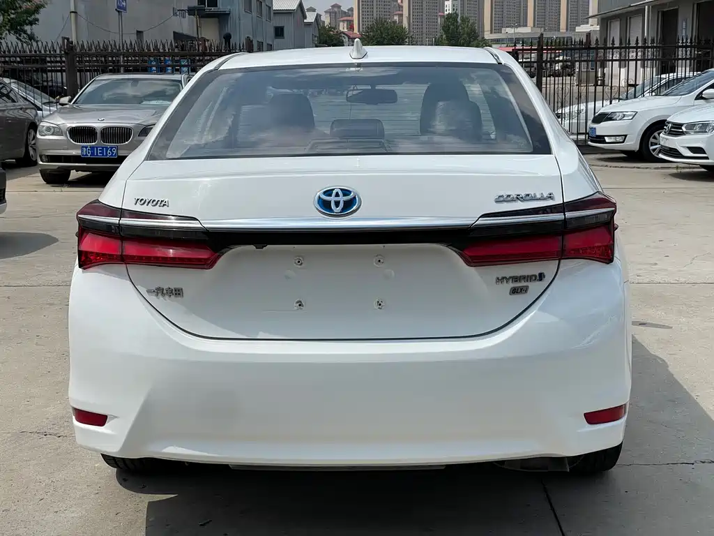 Toyota Corolla 2016 1.8L E-CVT Luxury