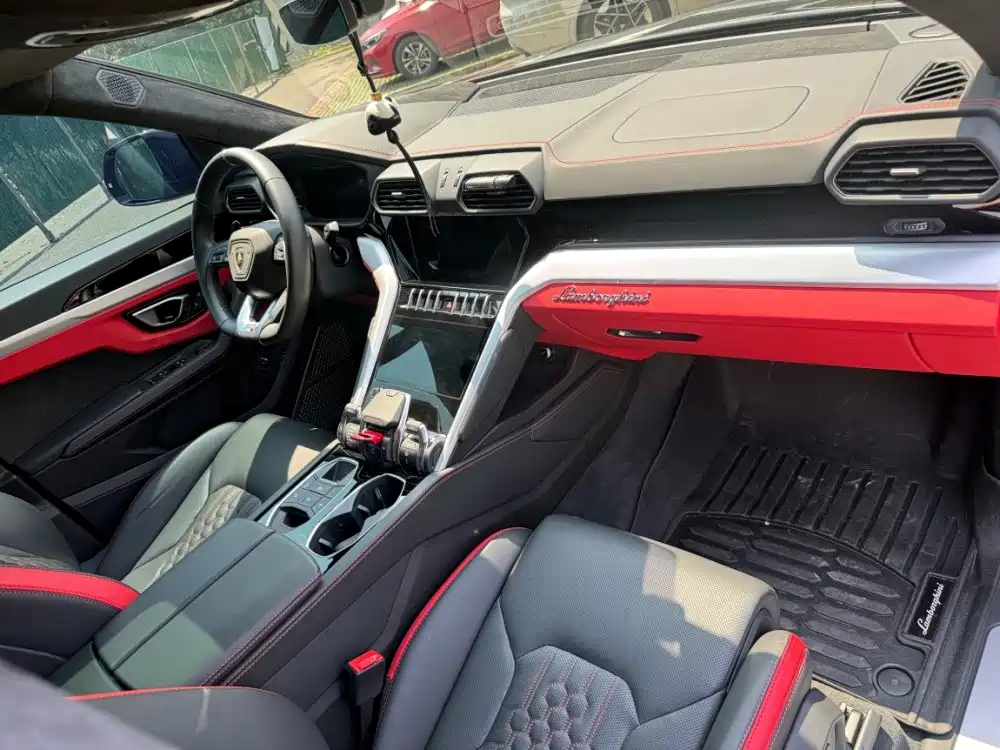 Lamborghini Urus — миниатюра 11