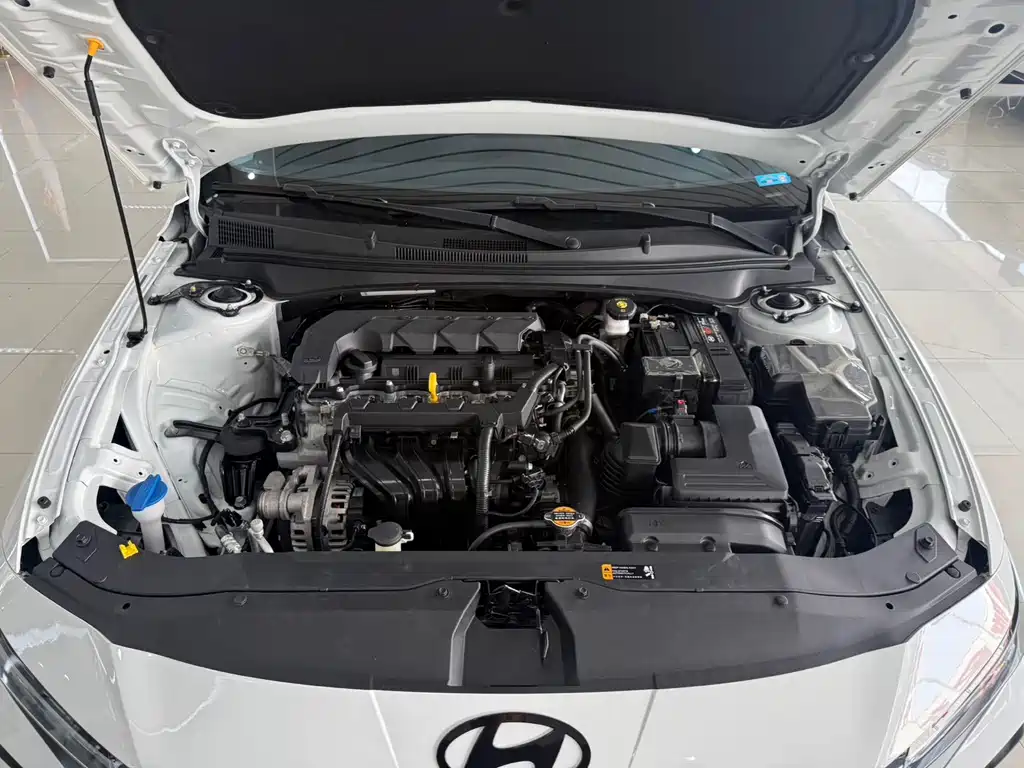 Hyundai Elantra — миниатюра 16