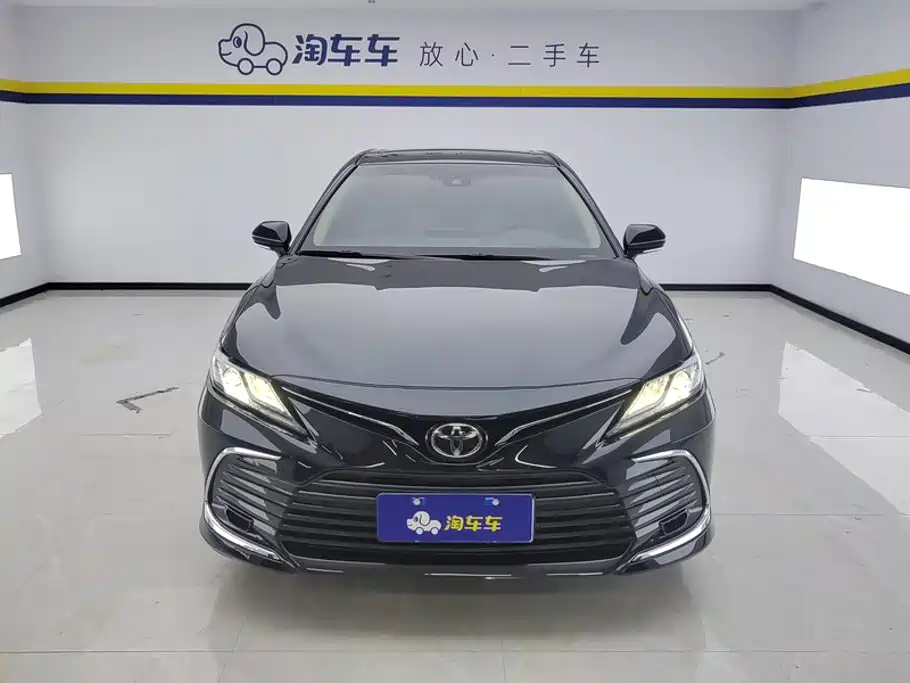 Toyota Camry 2021 2.0G Luxury