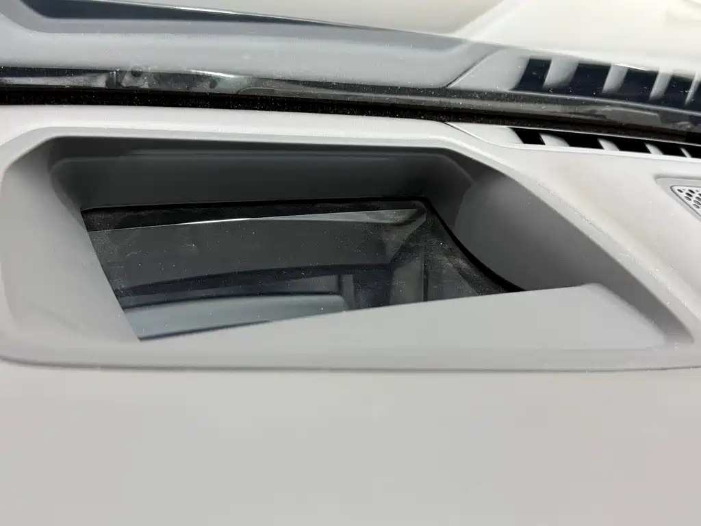 BMW 7 Series — миниатюра 10