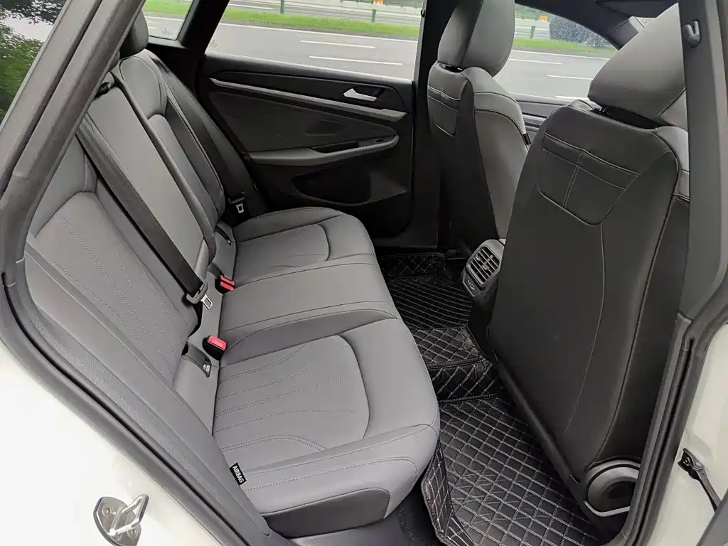 Volkswagen Lamando — миниатюра 11