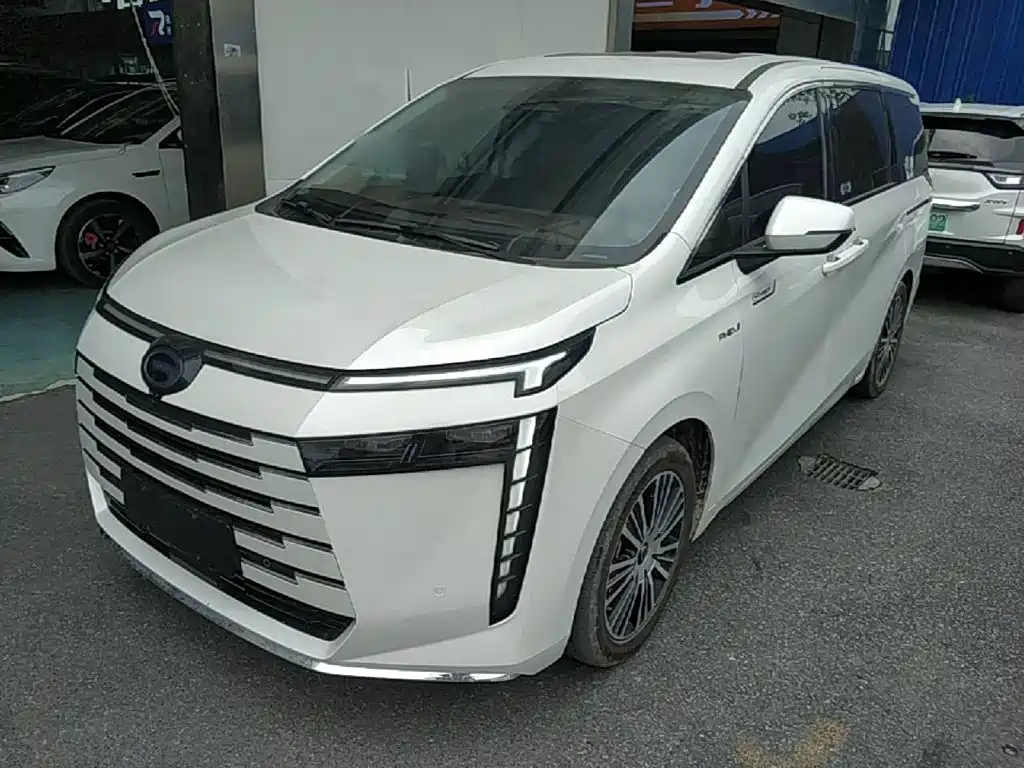 GAC Motor 传祺E8 PHEV — миниатюра 2