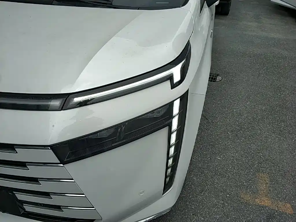 GAC Motor 传祺E8 PHEV — миниатюра 24