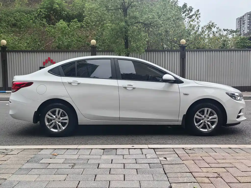 Chevrolet Cavalier — миниатюра 4