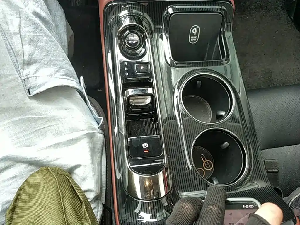 GAC Motor 传祺E8 PHEV — миниатюра 14