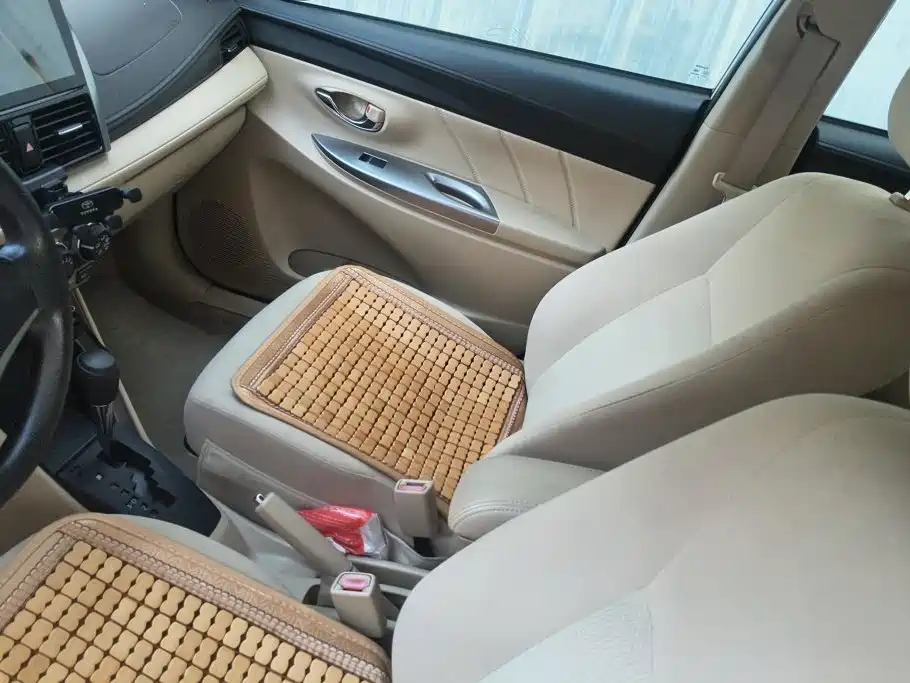 Toyota Yaris L — миниатюра 8