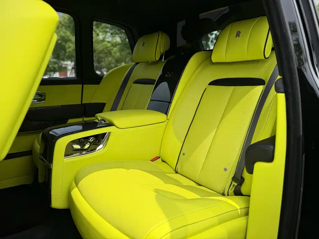 Rolls-Royce Cullinan — миниатюра 22