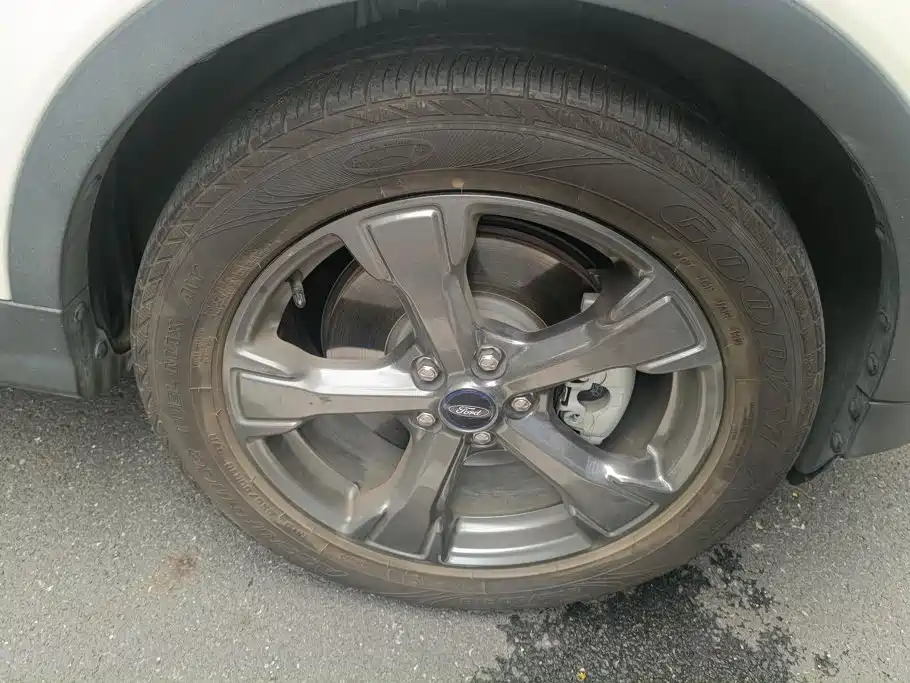 Ford Kuga — миниатюра 6