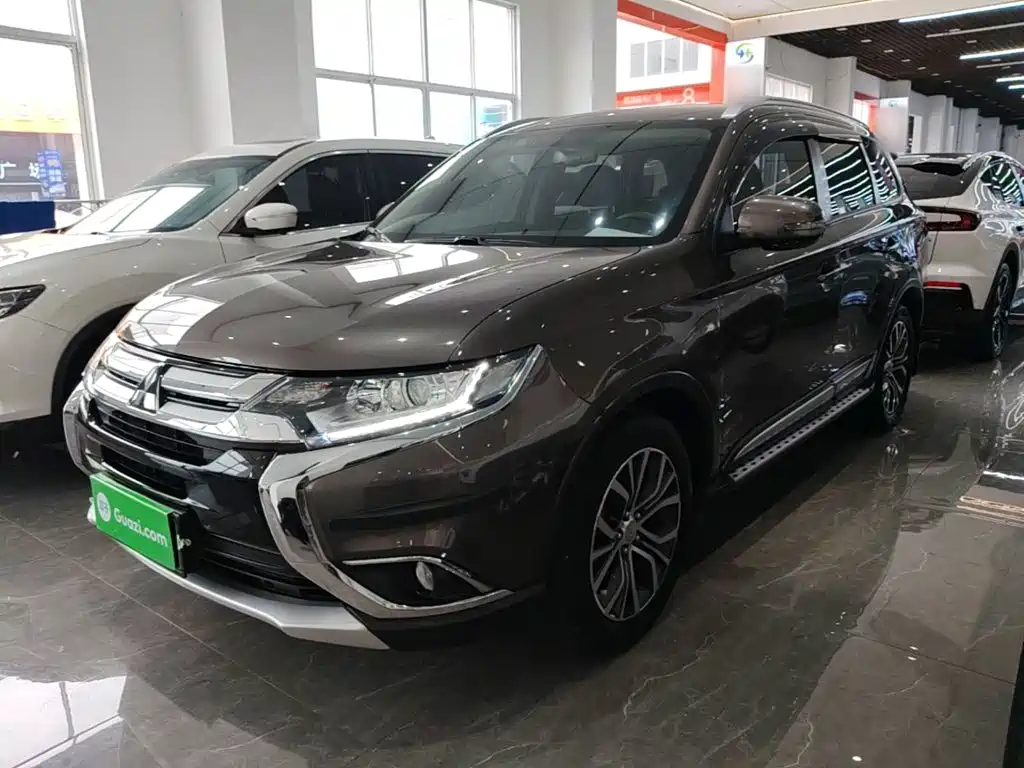 Mitsubishi Outlander — миниатюра 2