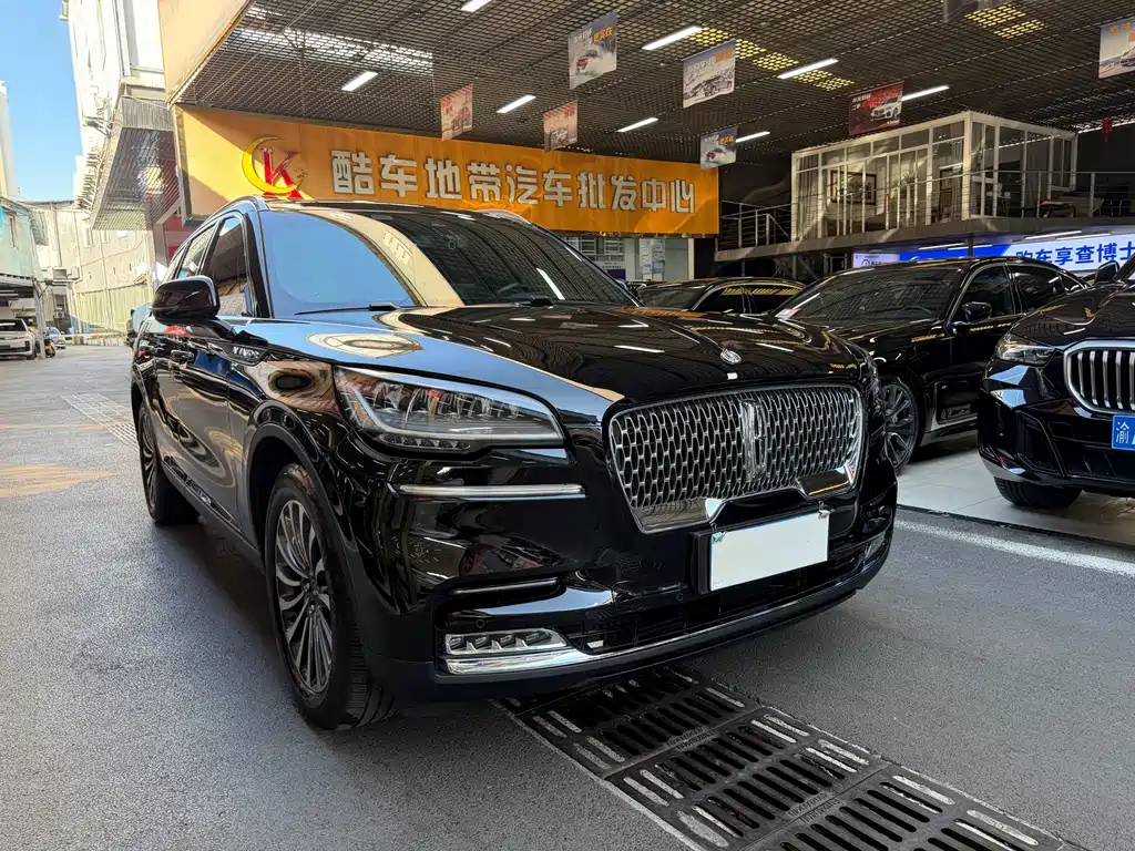 Lincoln Aviator — миниатюра 3