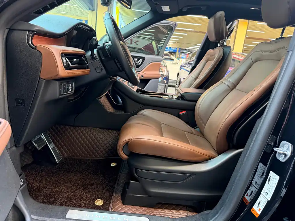 Lincoln Aviator — миниатюра 11