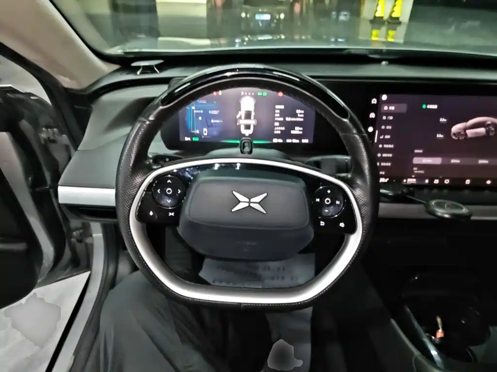 XPeng P7 — миниатюра 11
