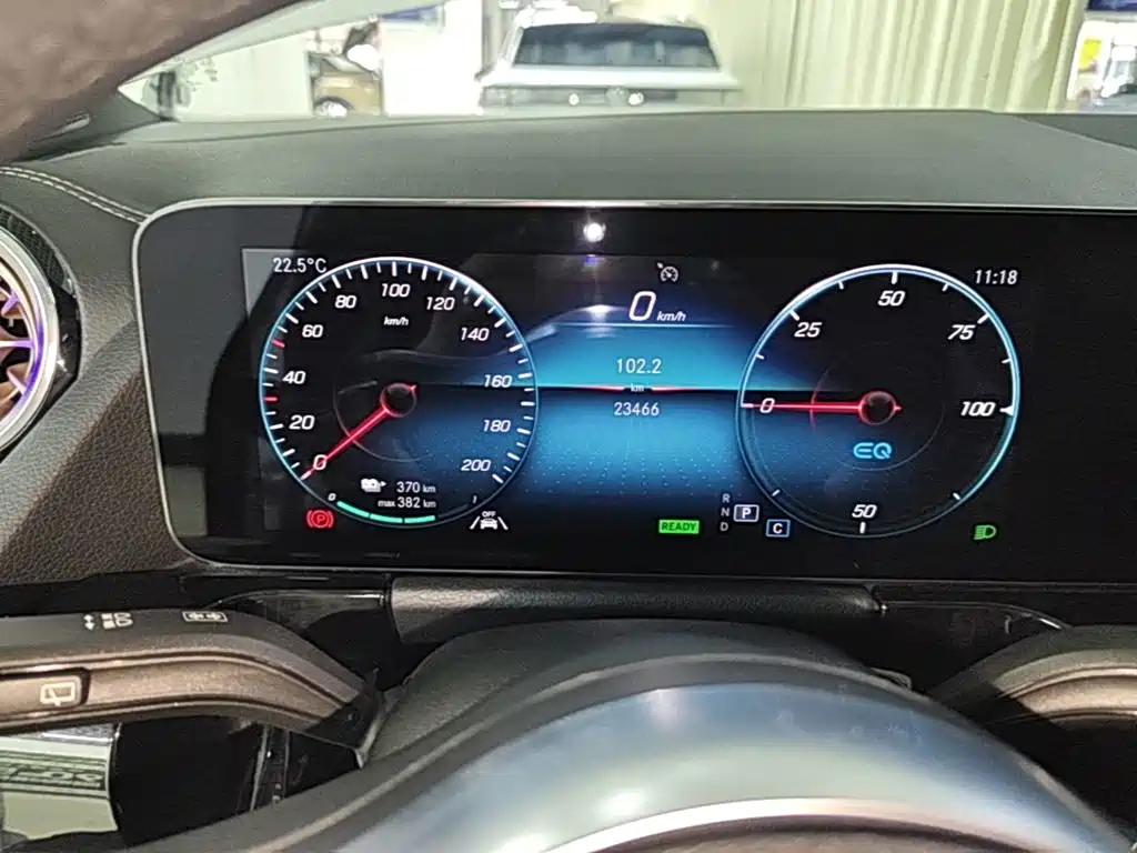 Mercedes-Benz EQA — миниатюра 12