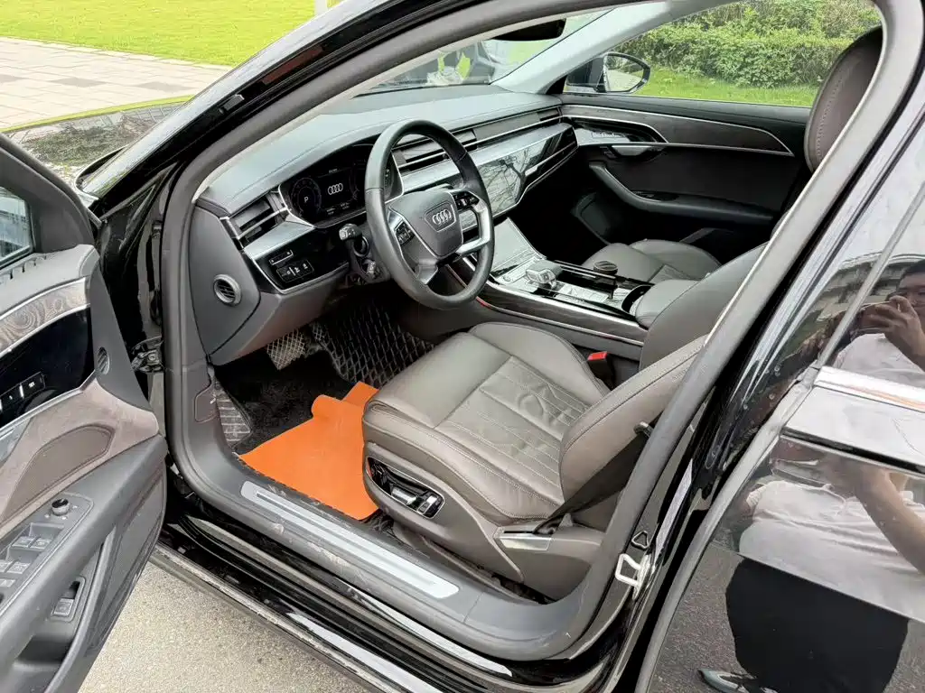 Audi A8 — миниатюра 3