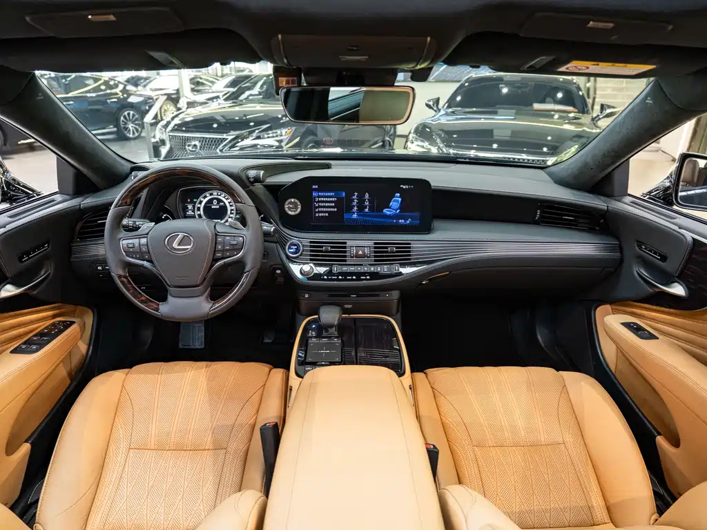 Lexus LS — миниатюра 13