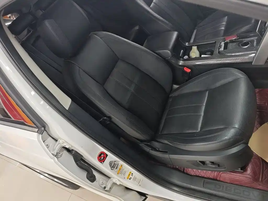 Land Rover Discovery Sport — миниатюра 25