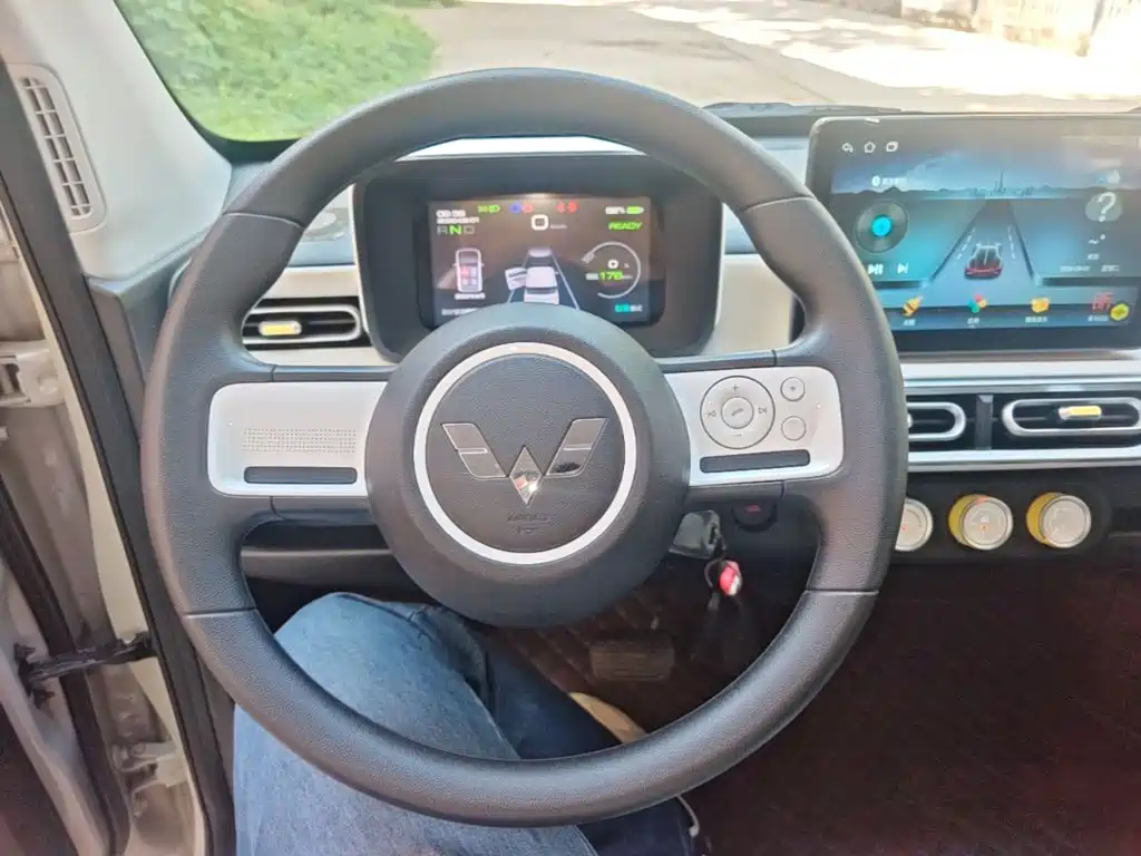 Wuling MINIEV — миниатюра 7