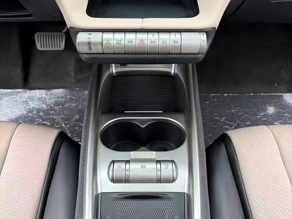 BYD Dolphin — миниатюра 12