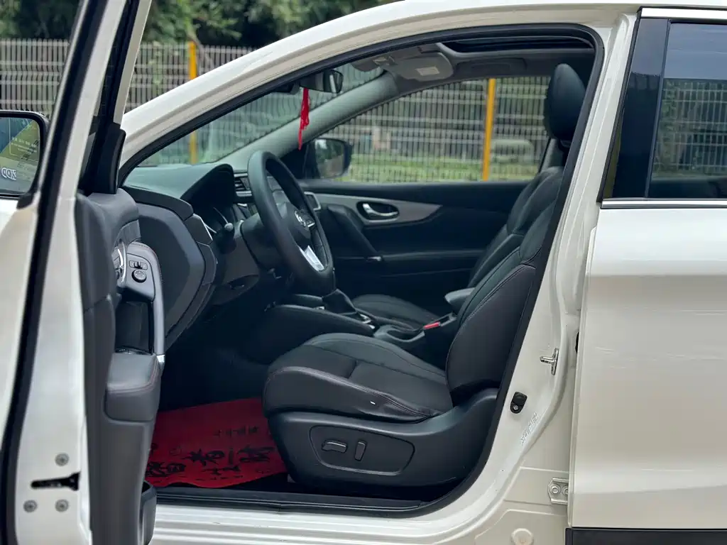 Nissan Qashqai — миниатюра 9