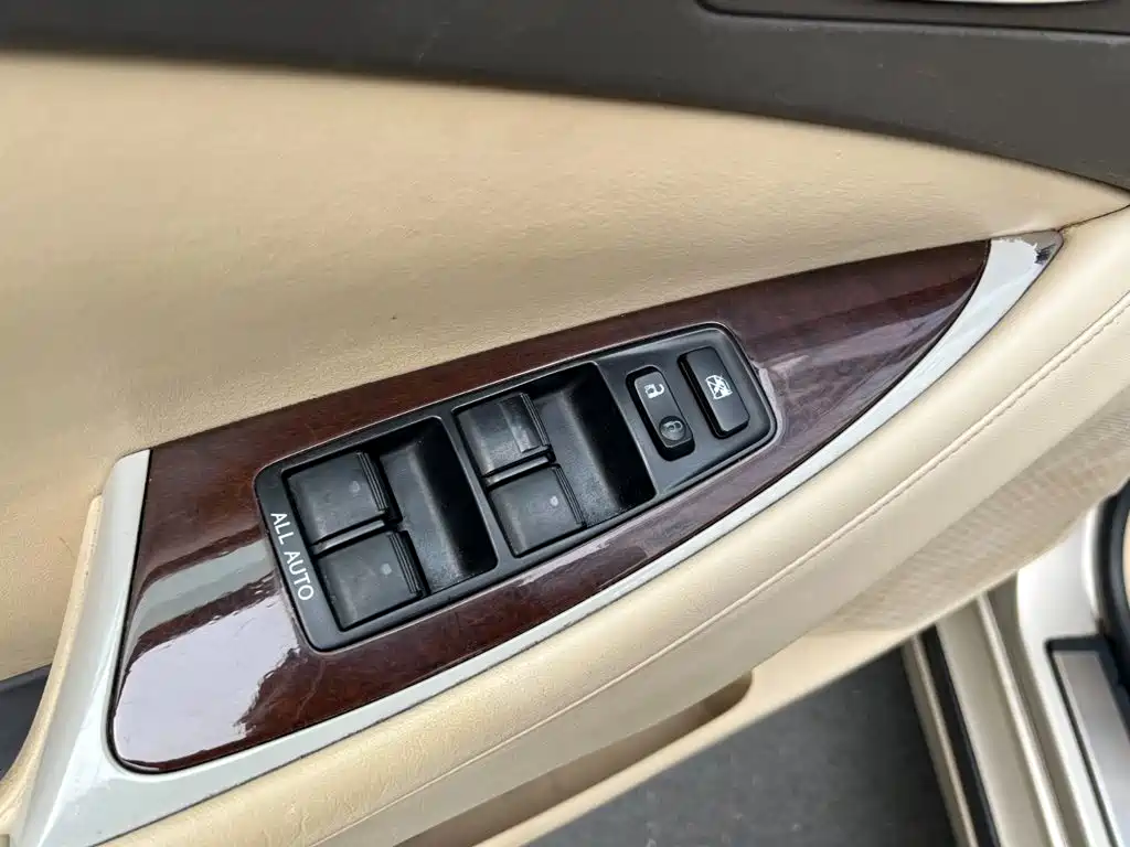 Lexus ES — миниатюра 7