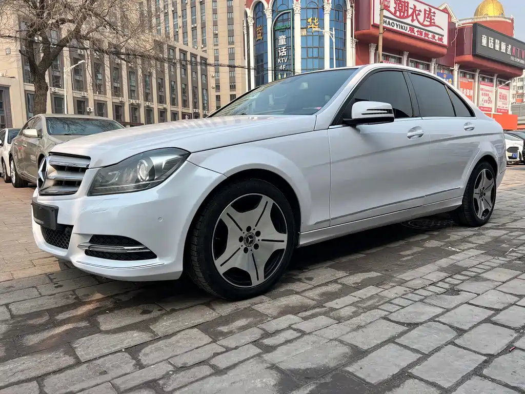 Mercedes-Benz C-Class 2011