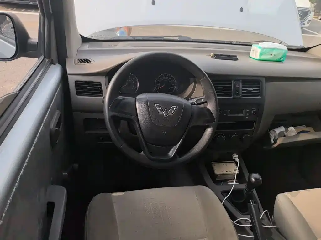 Wuling Rongguang V — миниатюра 3