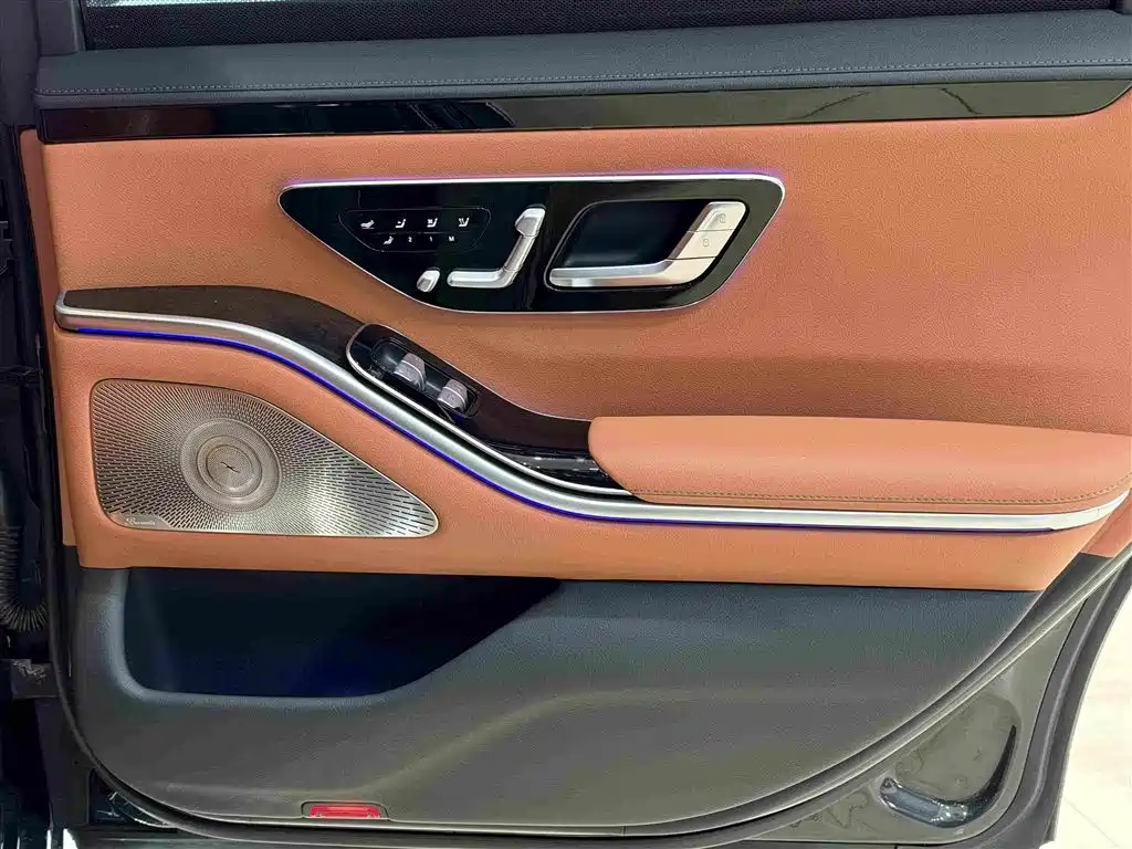 Mercedes-Benz S-Class — миниатюра 11