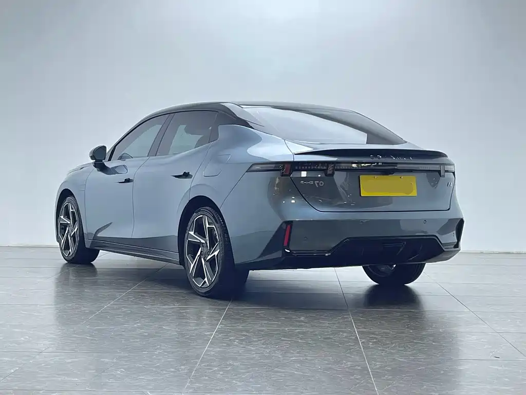Lynk & Co 07 EM-P 2024 EM-P 126 Halo