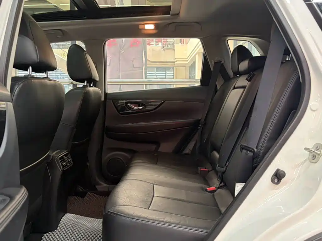 Nissan X-Trail — миниатюра 12