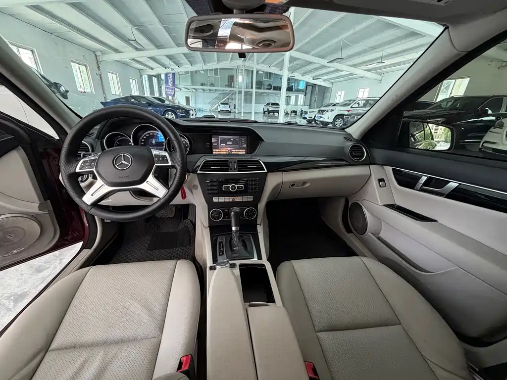 Mercedes-Benz C-Class — миниатюра 9