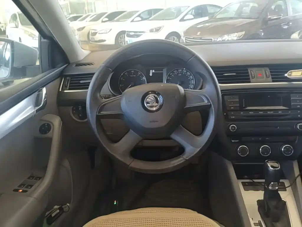 Skoda Octavia — миниатюра 11