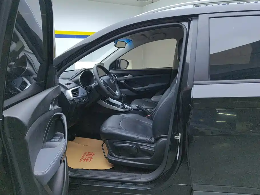 Baojun 530 2018 1.5T MT Comfort V