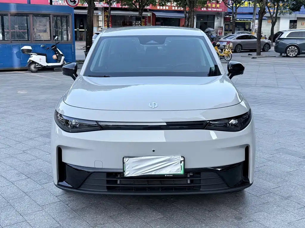 Leapmotor Leapmotor C10 — миниатюра 2