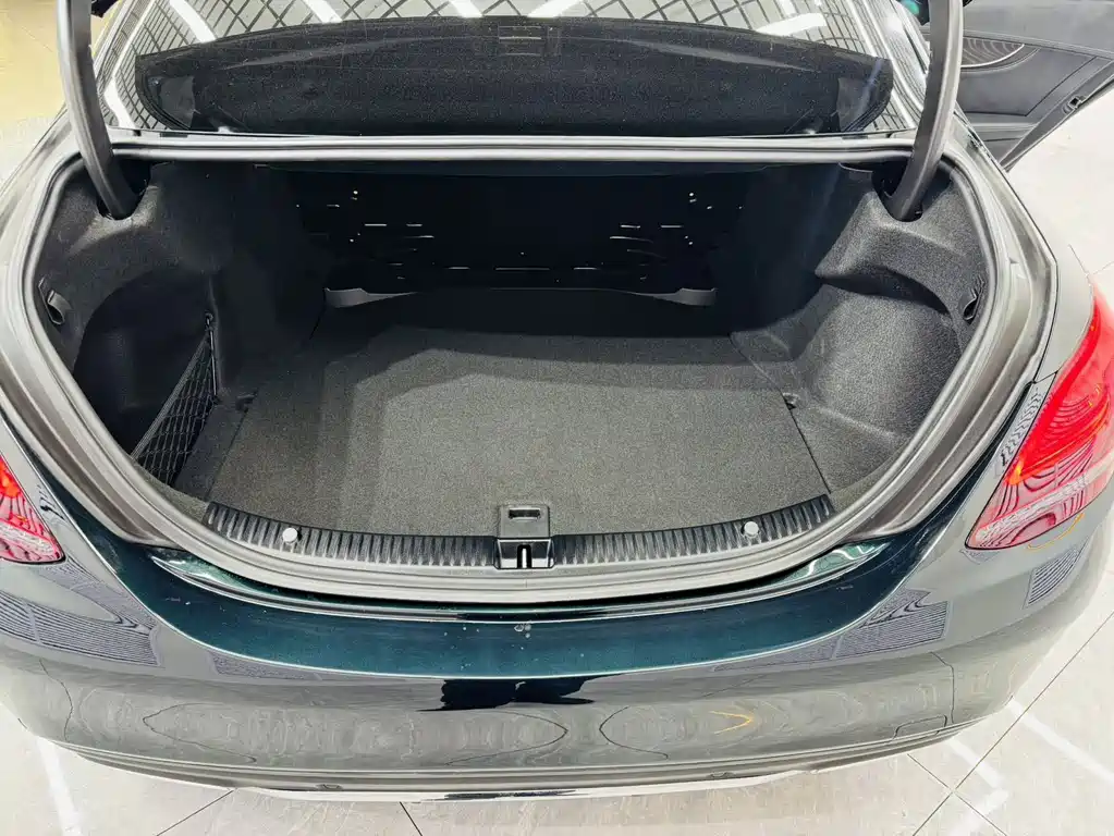 Mercedes-Benz C-Class — миниатюра 14
