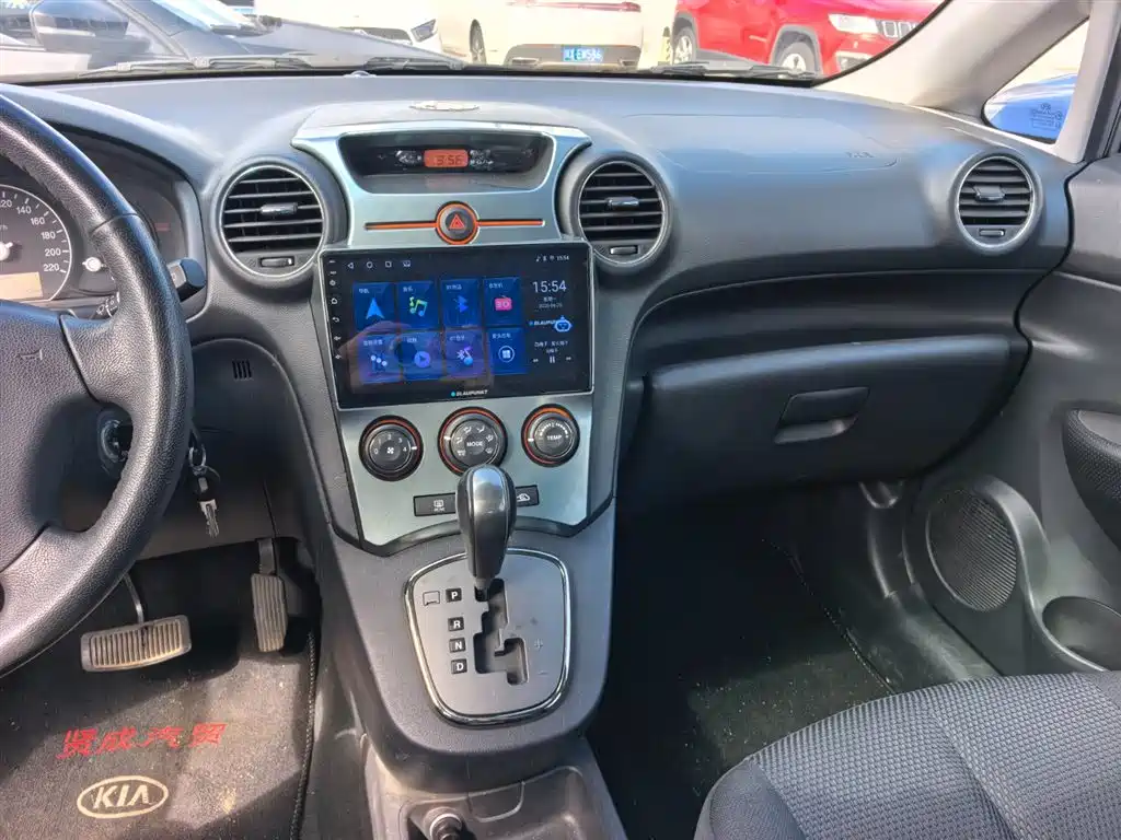 Kia Carens — миниатюра 12