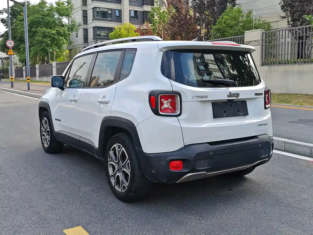 Jeep Renegade — миниатюра 3