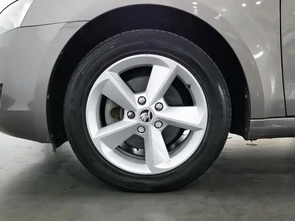Skoda Octavia — миниатюра 17