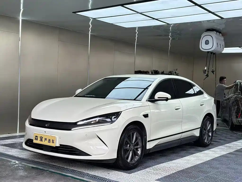 BYD QIN L